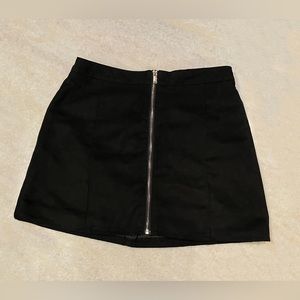 H&M Divided Front Zip Skirt in Black